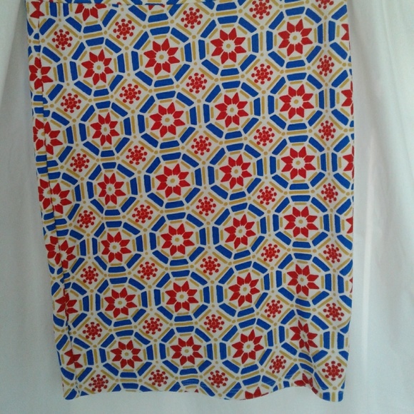 LuLaRoe NWOT Cassie Penci Skirt Red Blue Holiday - Picture 2 of 8
